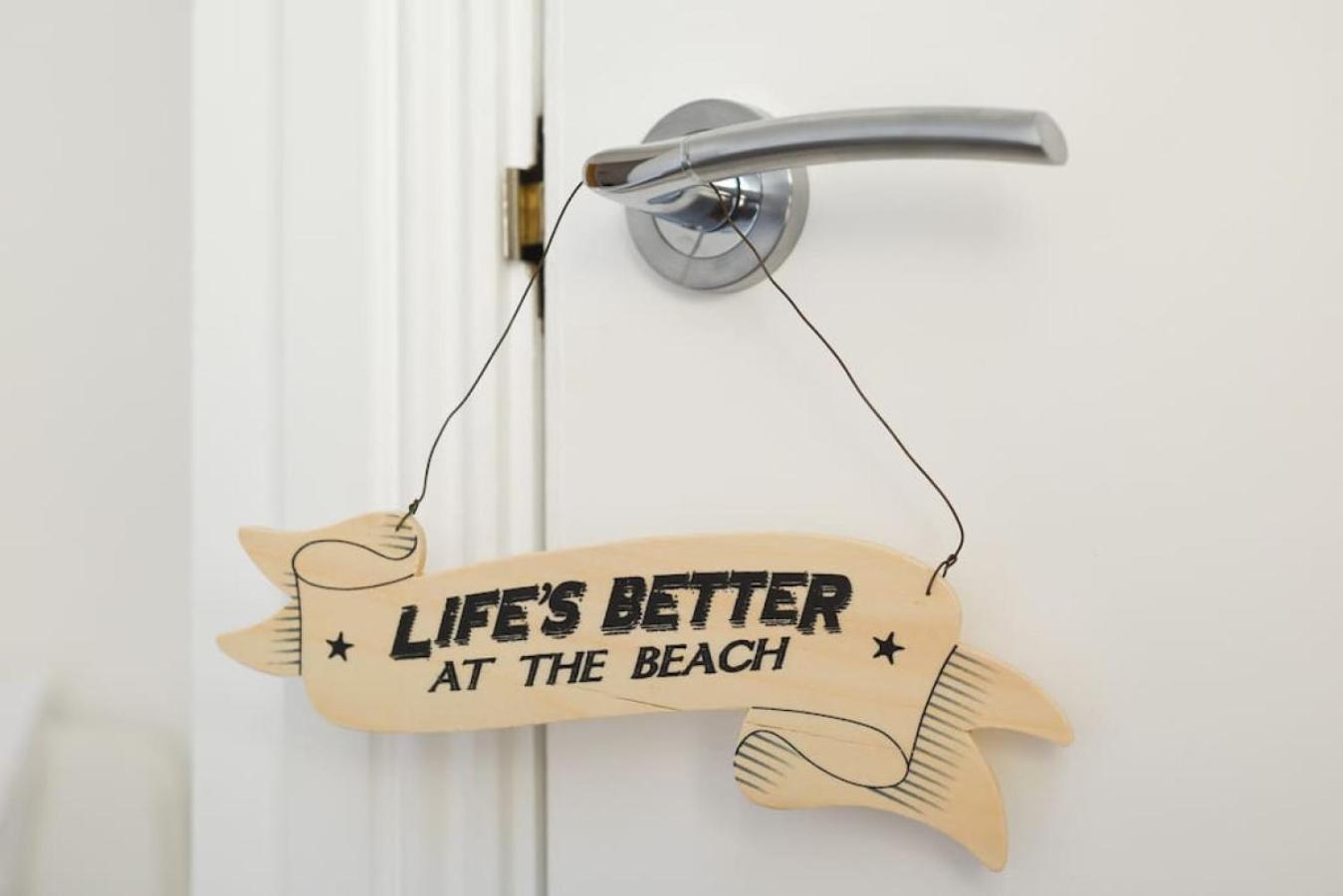 Air Maison - Stunning Beach Front Apartment 포츠머스 외부 사진